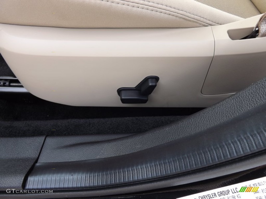 2013 Avenger SXT - Black / Black/Light Frost Beige photo #12