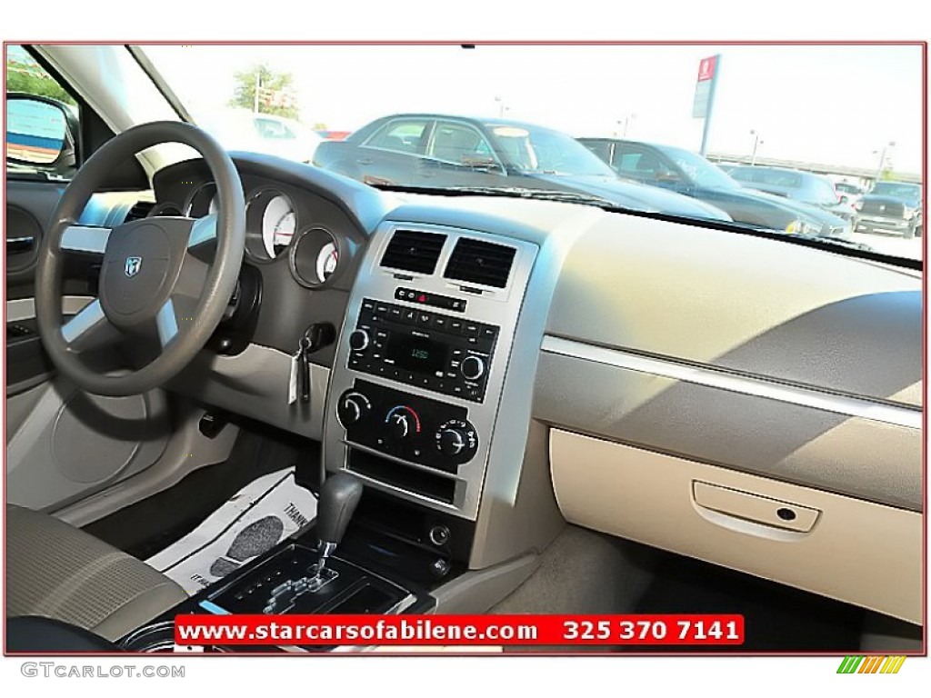 2008 Magnum SXT - Stone White / Dark Khaki/Light Graystone photo #20