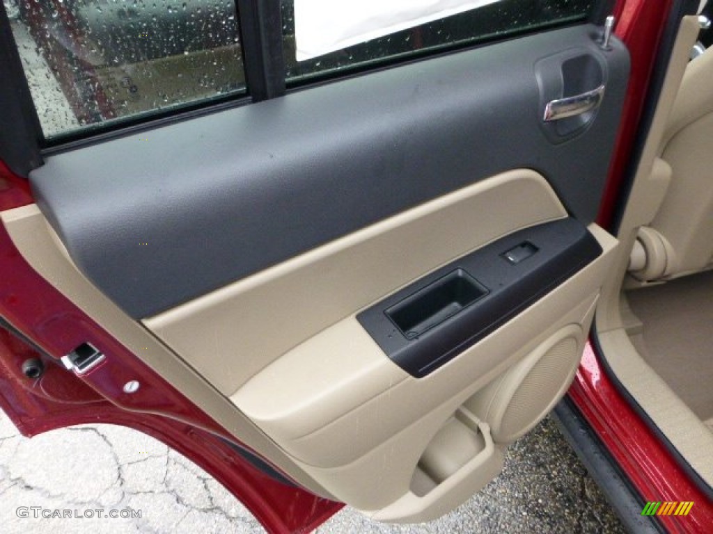 2013 Jeep Compass Sport 4x4 Dark Slate Gray/Light Pebble Door Panel Photo #71564485