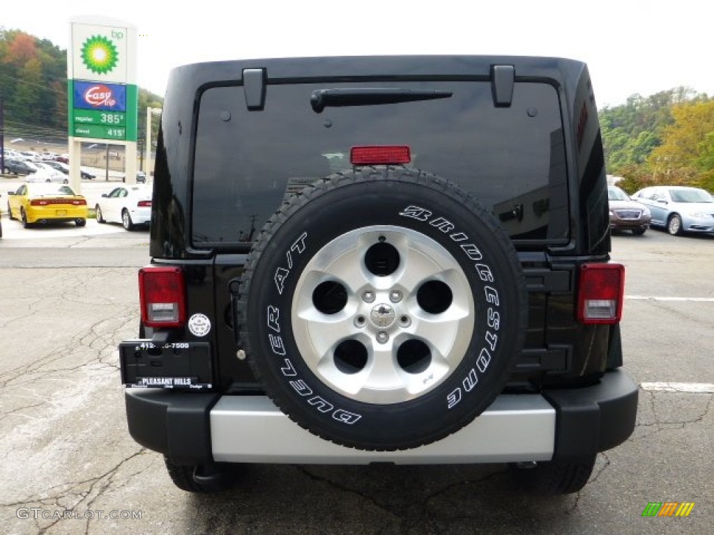 Black 2013 Jeep Wrangler Unlimited Sahara 4x4 Exterior Photo #71565223