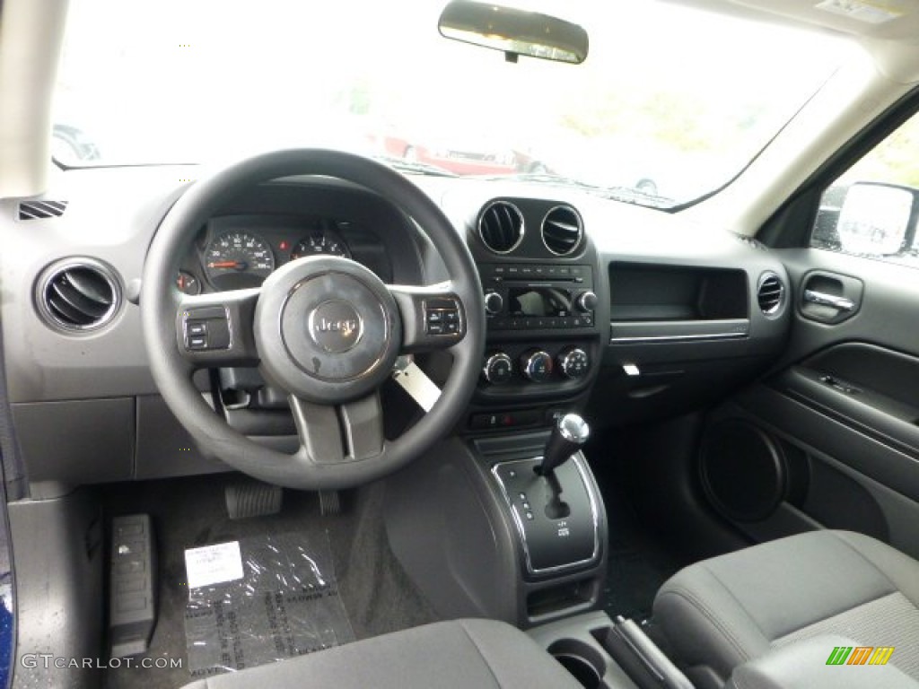 Dark Slate Gray Interior 2013 Jeep Patriot Sport 4x4 Photo #71565472