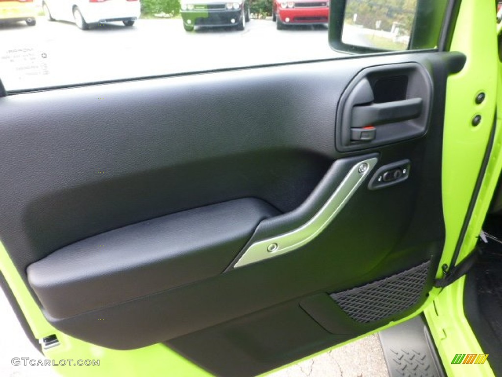 2013 Jeep Wrangler Sahara 4x4 Black Door Panel Photo #71565679