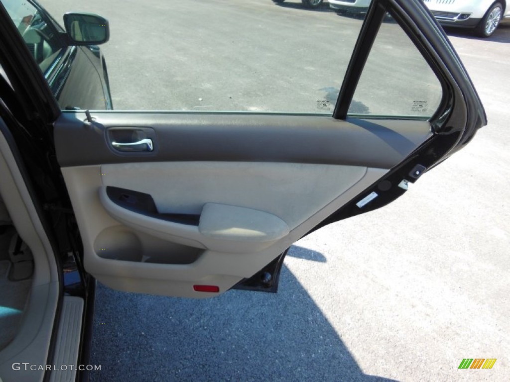 2006 Accord LX V6 Sedan - Nighthawk Black Pearl / Ivory photo #10