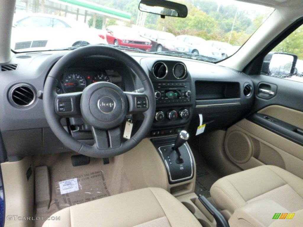 Dark Slate Gray/Light Pebble Interior 2013 Jeep Patriot Latitude 4x4 Photo #71566153