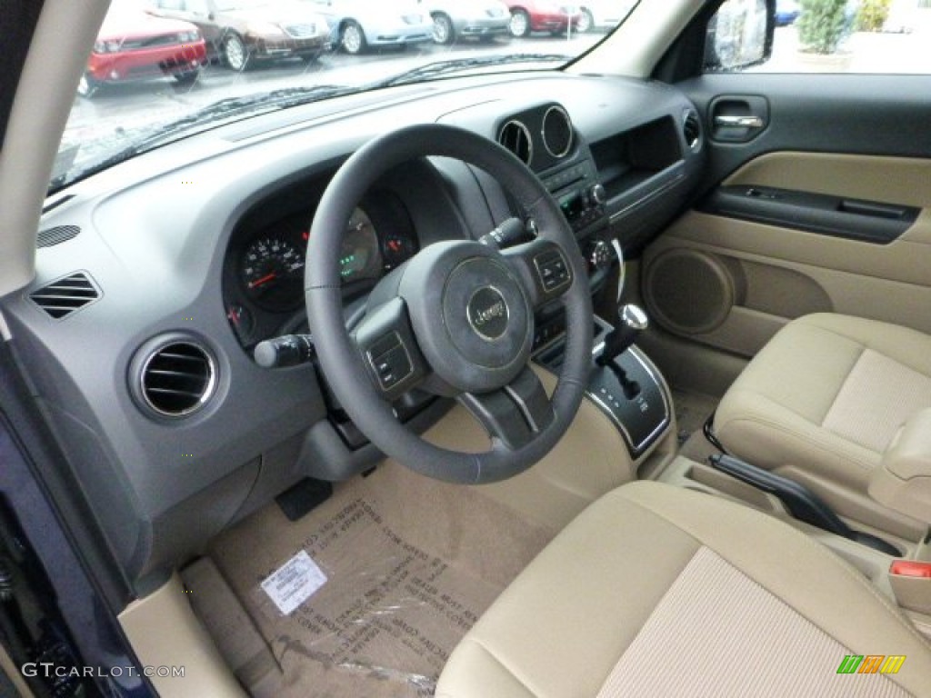 Dark Slate Gray/Light Pebble Interior 2013 Jeep Patriot Latitude 4x4 Photo #71566180