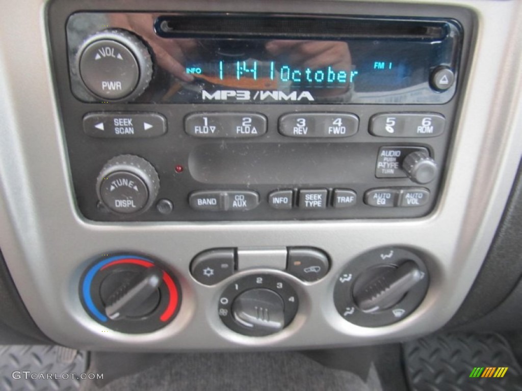 2010 GMC Canyon SLE Extended Cab 4x4 Controls Photo #71569087