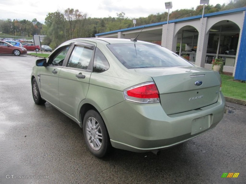 2008 Focus SE Sedan - Kiwi Green / Medium Stone photo #3