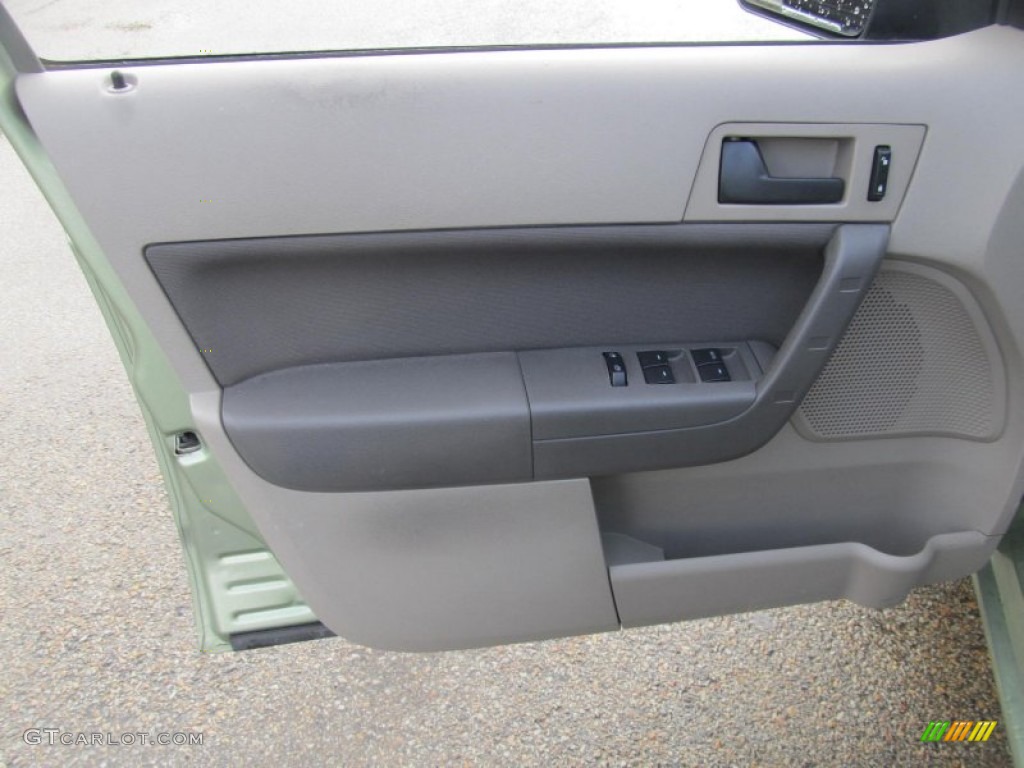 2008 Focus SE Sedan - Kiwi Green / Medium Stone photo #10