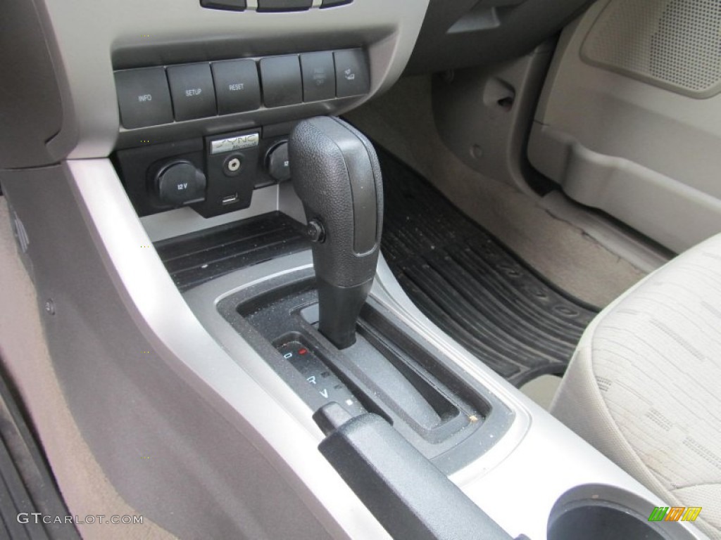 2008 Focus SE Sedan - Kiwi Green / Medium Stone photo #16