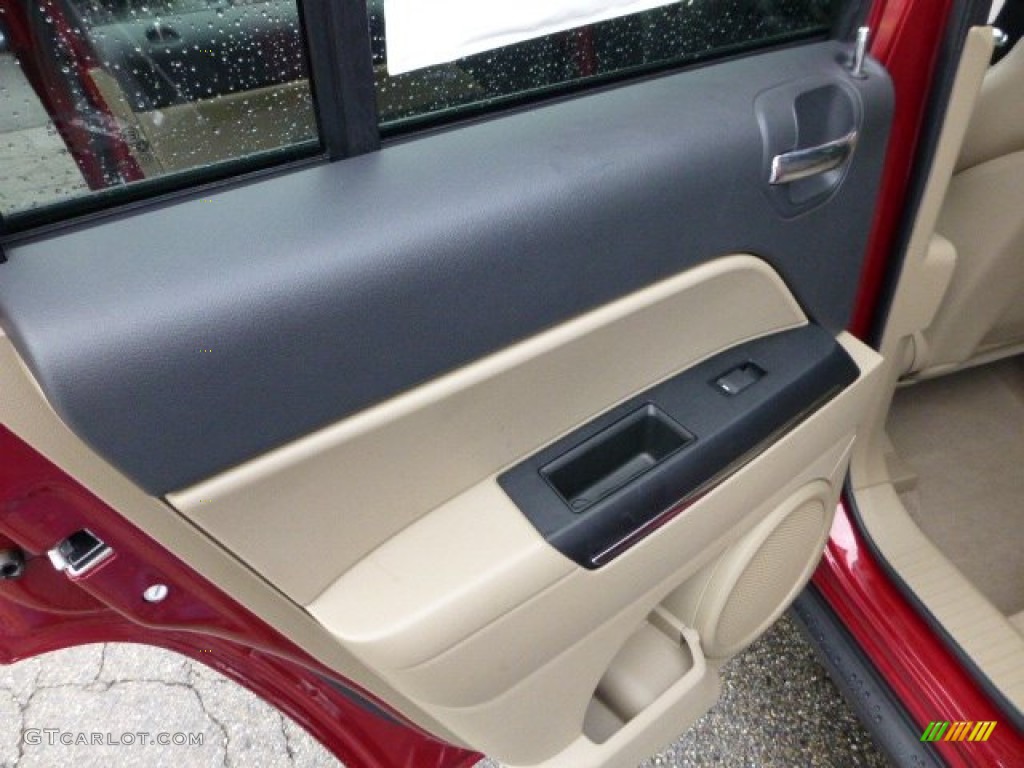 2012 Jeep Compass Limited 4x4 Dark Slate Gray/Light Pebble Beige Door Panel Photo #71570212