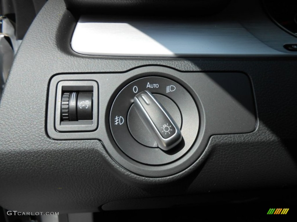2013 Volkswagen CC Lux Controls Photo #71570794