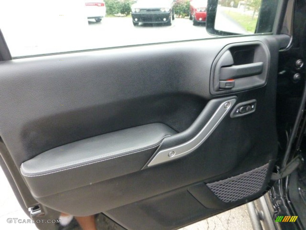 2012 Jeep Wrangler Call of Duty: MW3 Edition 4x4 Call of Duty: Black Sedosa/Silver French-Accent Door Panel Photo #71571076