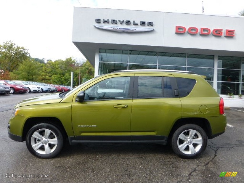 2012 Compass Latitude 4x4 - Rescue Green Metallic / Dark Slate Gray photo #2