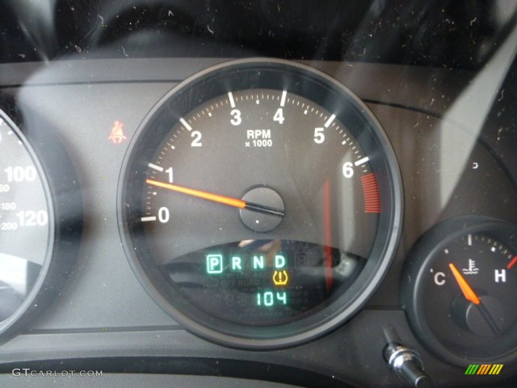 2012 Compass Latitude 4x4 - Rescue Green Metallic / Dark Slate Gray photo #19
