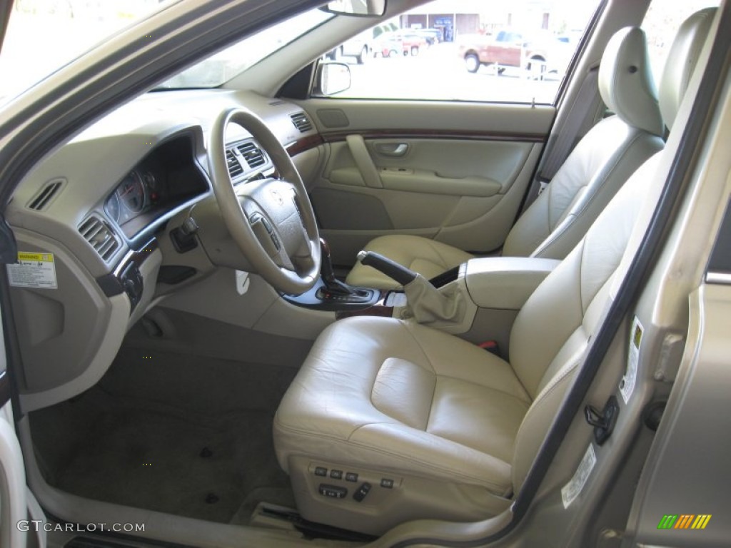 Light Taupe Interior 2005 Volvo S80 2.5T Photo #71572223