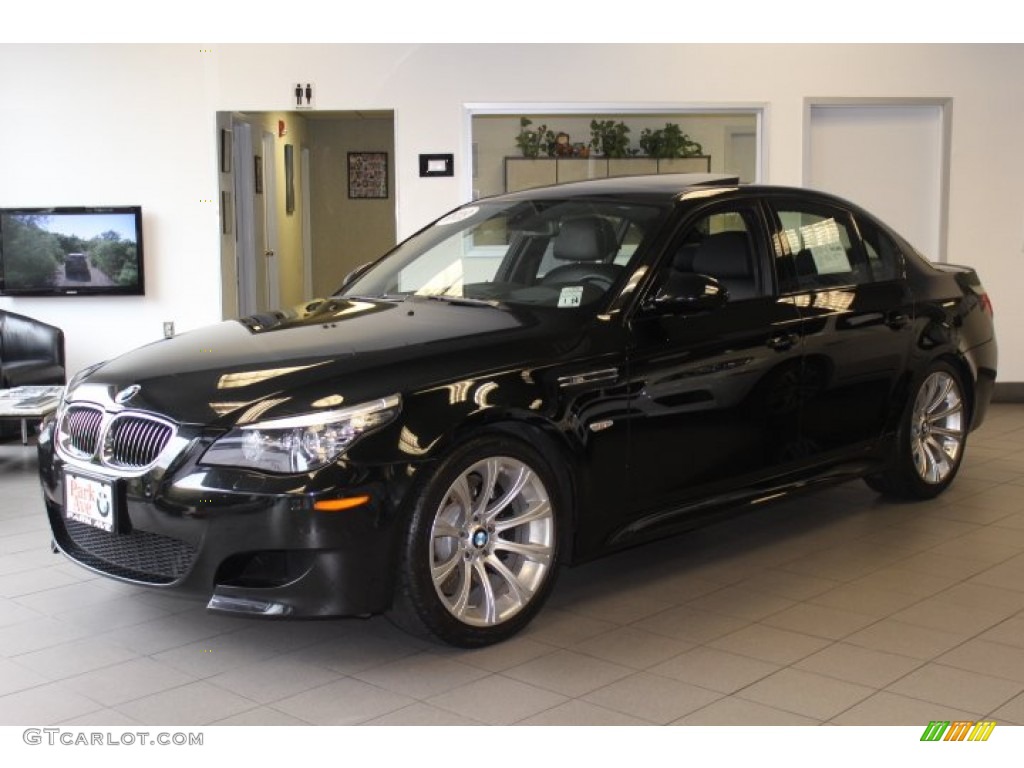 Black Sapphire Metallic BMW M5