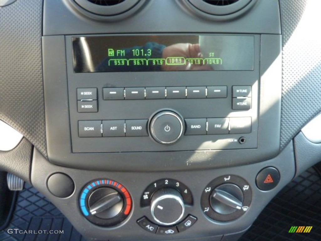 2011 Chevrolet Aveo Aveo5 LT Audio System Photo #71577002