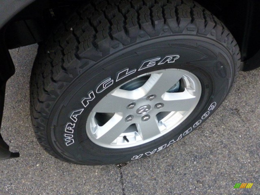 2012 Ram 1500 Outdoorsman Quad Cab 4x4 - Bright Silver Metallic / Dark Slate Gray/Medium Graystone photo #9