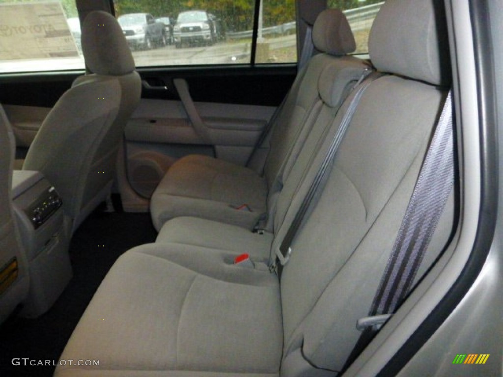 2013 Highlander V6 4WD - Classic Silver Metallic / Ash photo #13