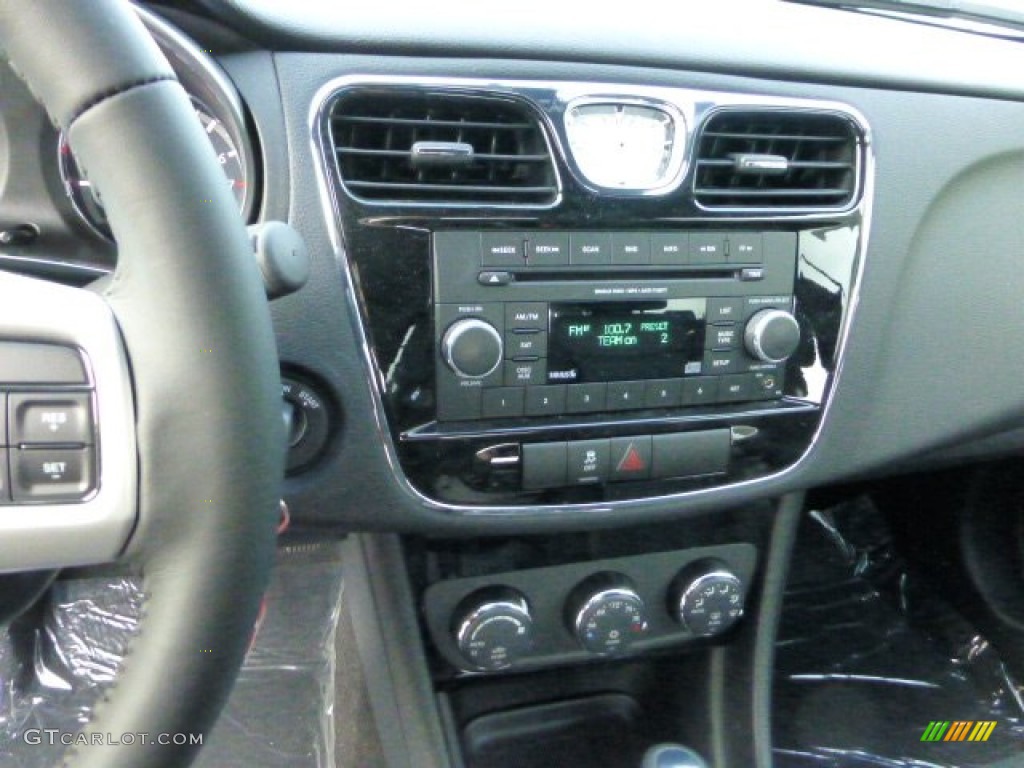 2013 Chrysler 200 Touring Convertible Controls Photo #71578427
