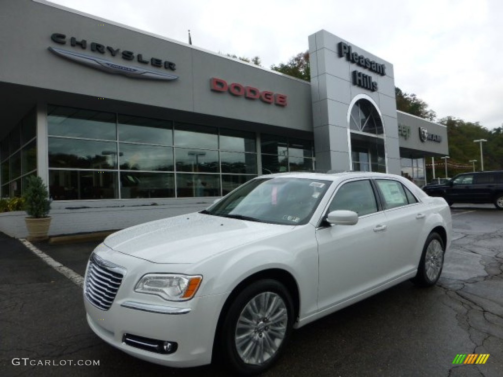 Ivory Tri-Coat Pearl Chrysler 300