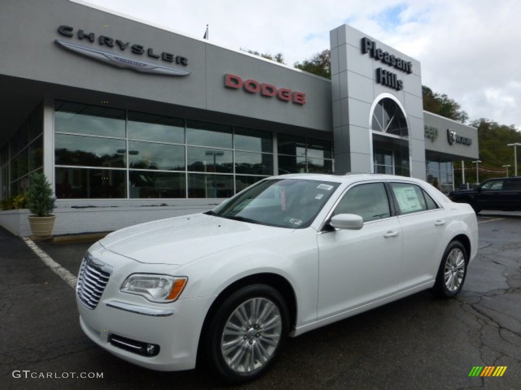 Ivory Tri-Coat Pearl Chrysler 300