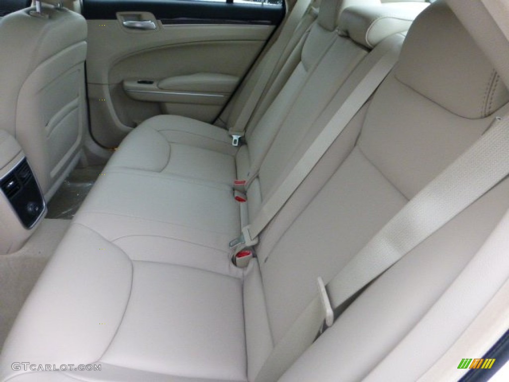 2013 Chrysler 300 AWD Rear Seat Photo #71579033