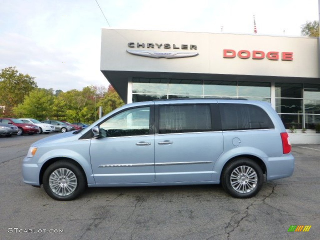 2013 Town & Country Touring - L - Crystal Blue Pearl / Black/Light Graystone photo #2