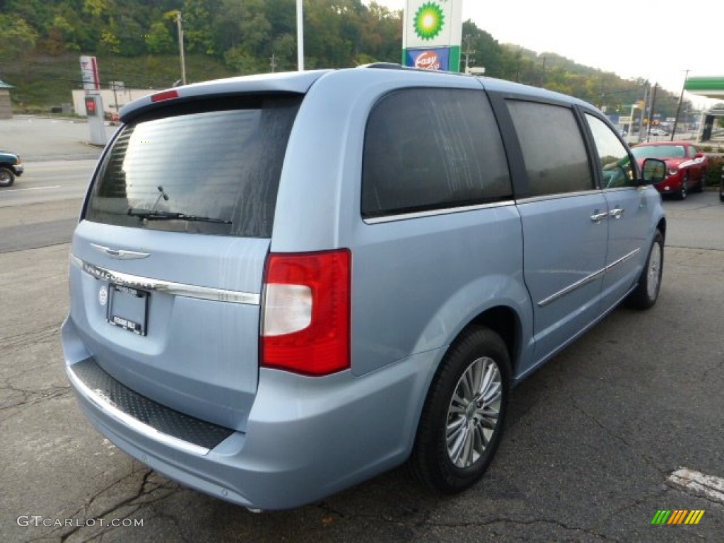 2013 Town & Country Touring - L - Crystal Blue Pearl / Black/Light Graystone photo #5
