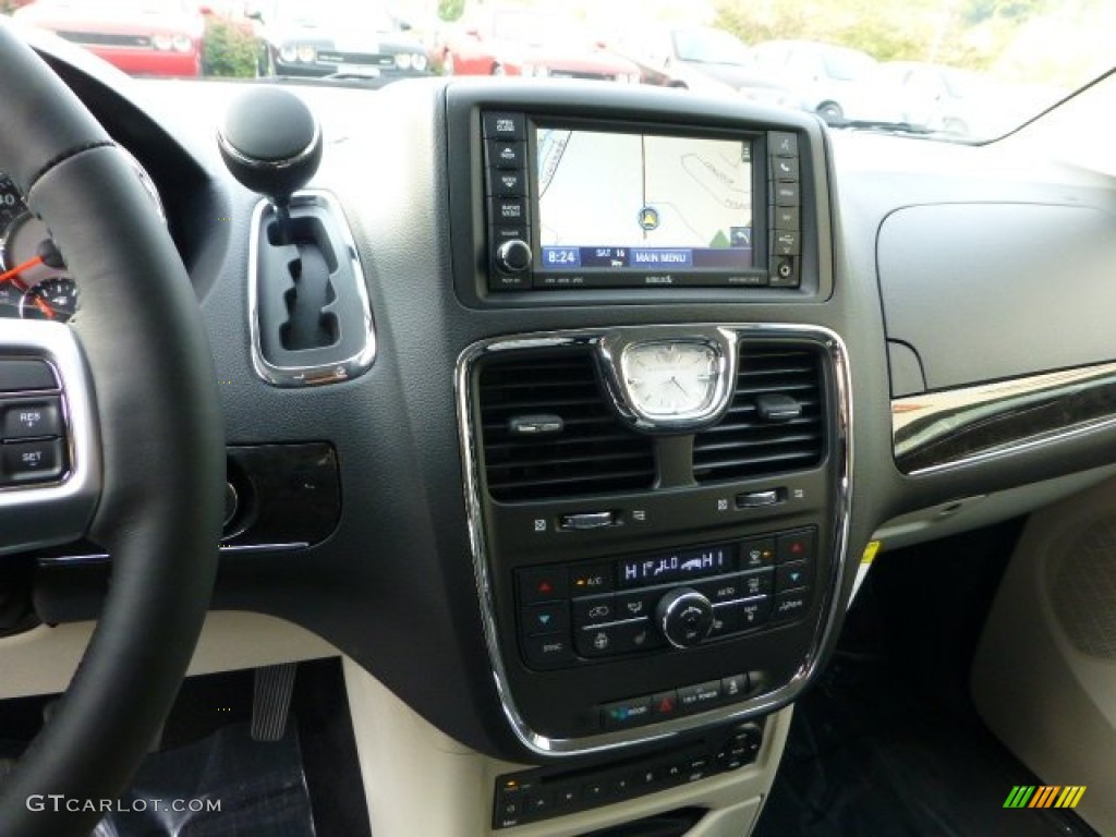 2013 Town & Country Touring - L - Crystal Blue Pearl / Black/Light Graystone photo #17