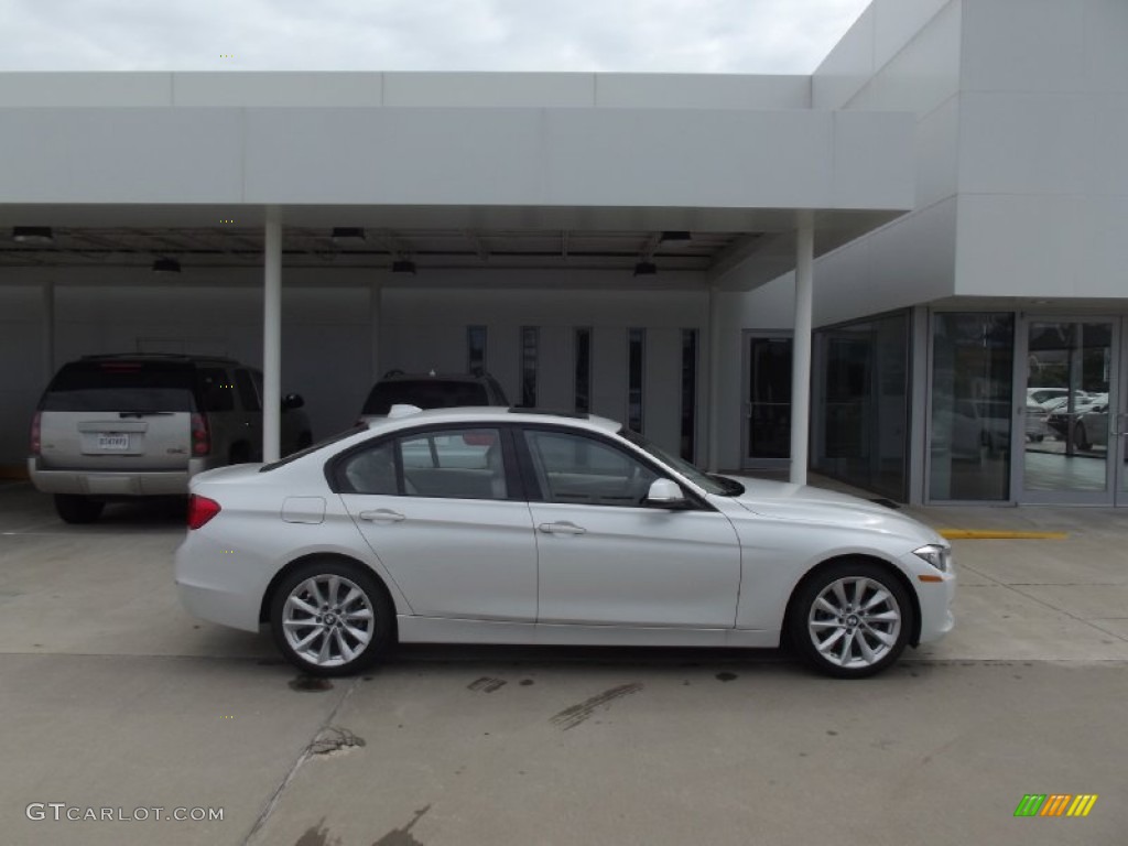 2013 3 Series 328i Sedan - Mineral White Metallic / Venetian Beige photo #6