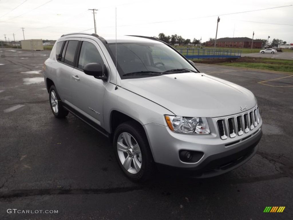 Bright Silver Metallic 2013 Jeep Compass Latitude Exterior Photo #71587134