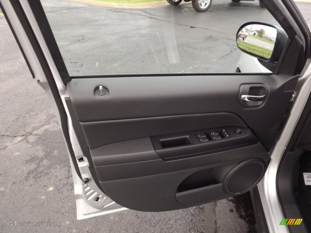 2013 Jeep Compass Latitude Door Panel Photos