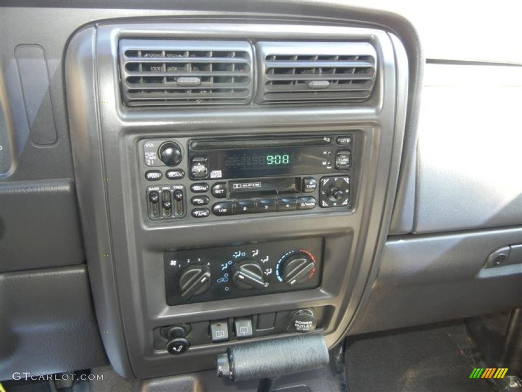 2001 Jeep Cherokee Sport Controls Photos