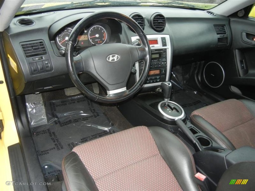 Black/Red Interior 2006 Hyundai Tiburon GT Photo #71587746