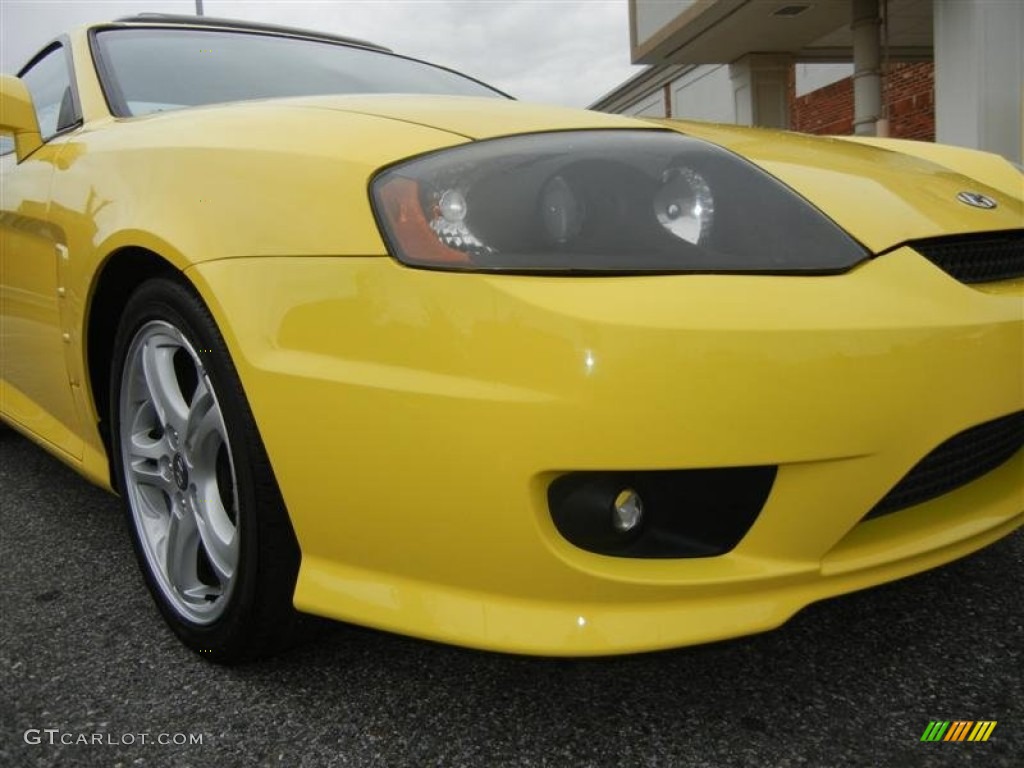 2006 Tiburon GT - Sunburst Yellow / Black/Red photo #23