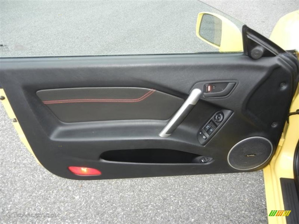 2006 Hyundai Tiburon GT Black/Red Door Panel Photo #71588205