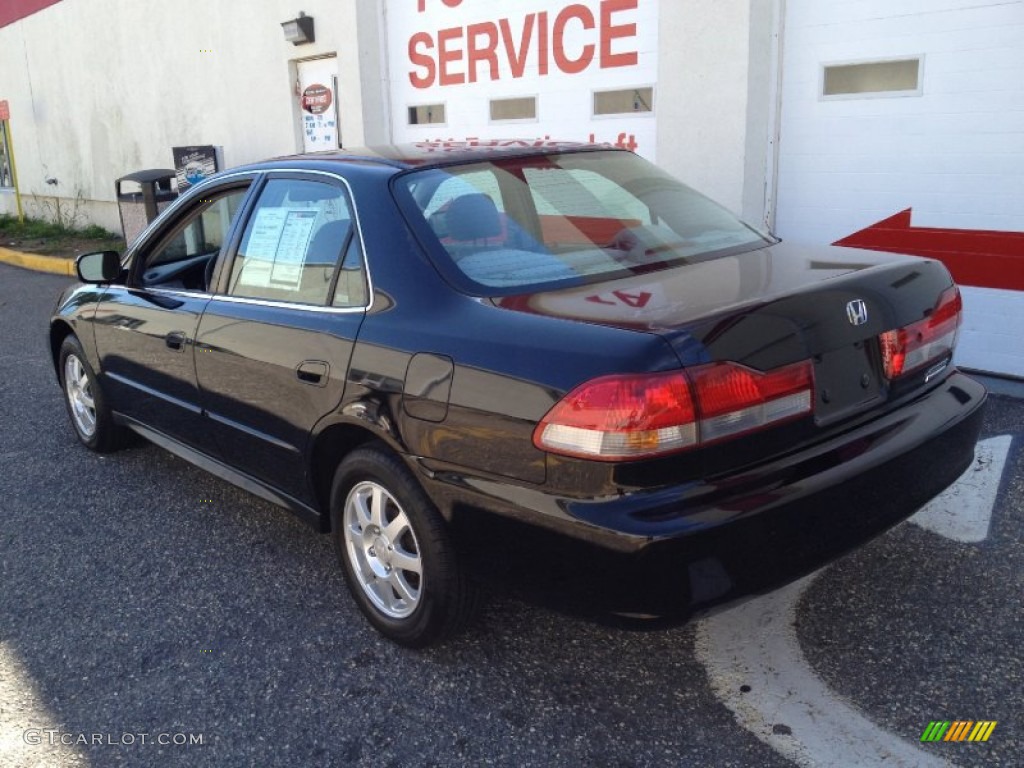 2002 Accord SE Sedan - Nighthawk Black Pearl / Quartz Gray photo #4