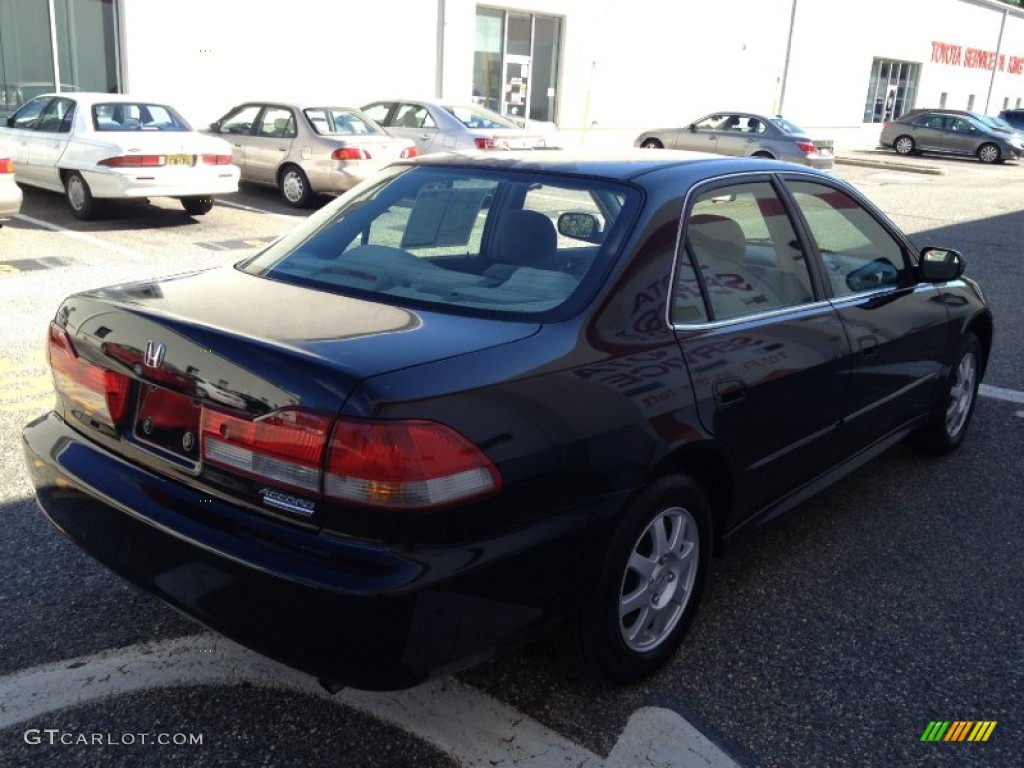 2002 Accord SE Sedan - Nighthawk Black Pearl / Quartz Gray photo #6
