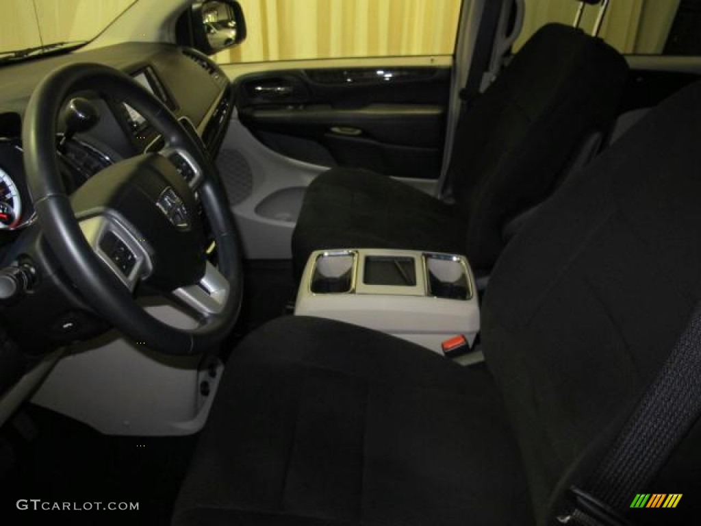 2011 Grand Caravan Crew - Blackberry Pearl / Black/Light Graystone photo #16