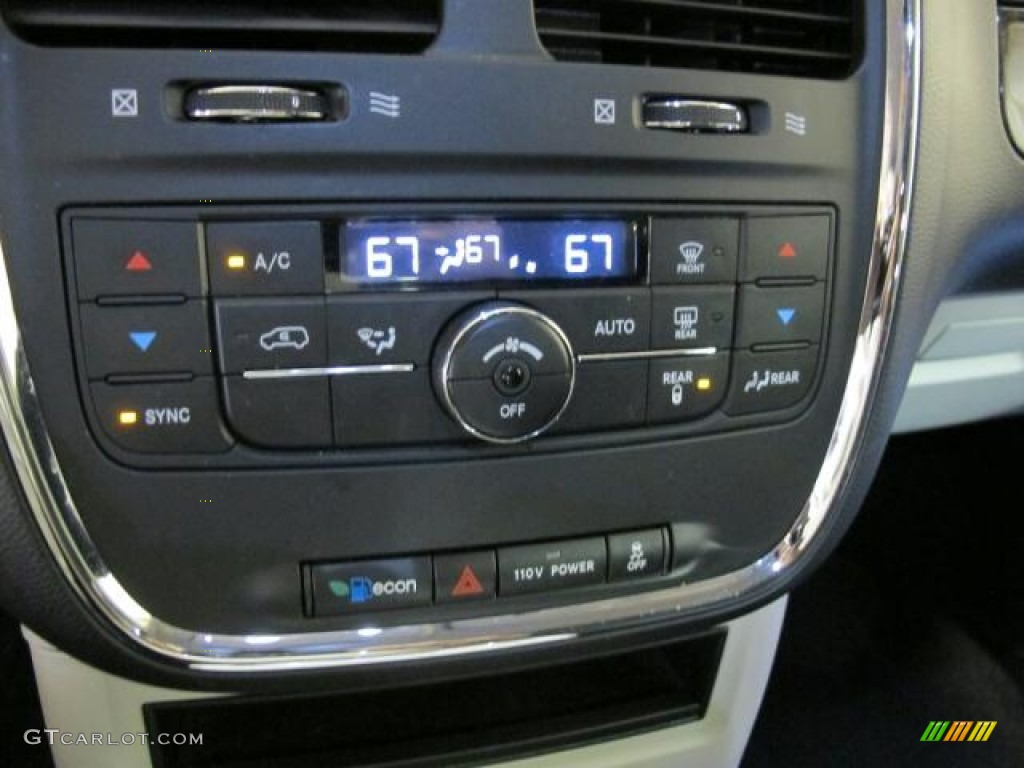 2011 Grand Caravan Crew - Blackberry Pearl / Black/Light Graystone photo #24