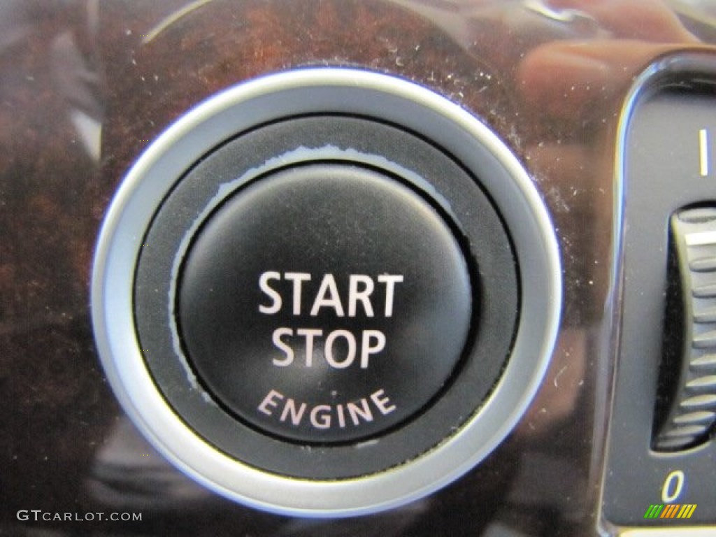 2010 3 Series 328i Sedan - Jet Black / Black photo #16