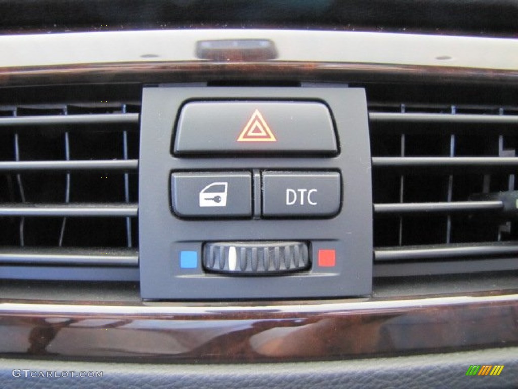 2010 3 Series 328i Sedan - Jet Black / Black photo #17