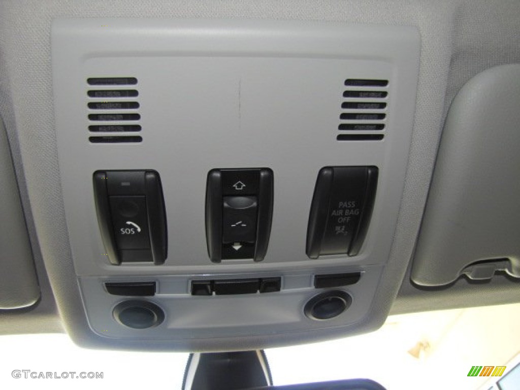 2010 3 Series 328i Sedan - Jet Black / Black photo #32