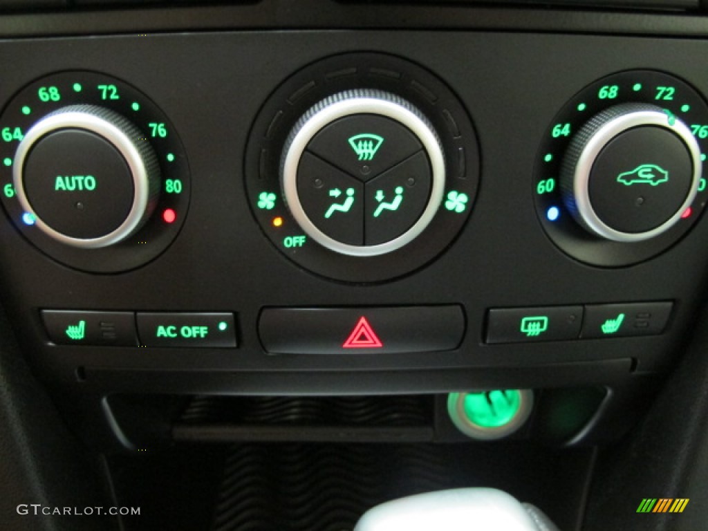 2010 Saab 9-3 Aero Convertible Controls Photo #71597637