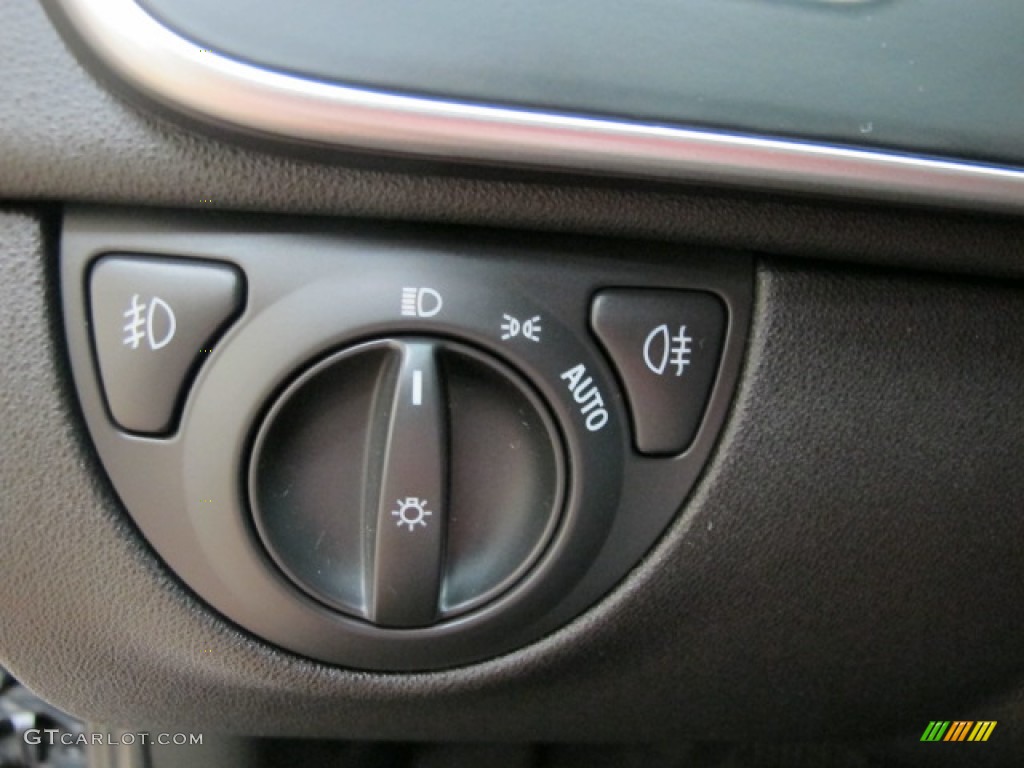 2010 Saab 9-3 Aero Convertible Controls Photo #71597694