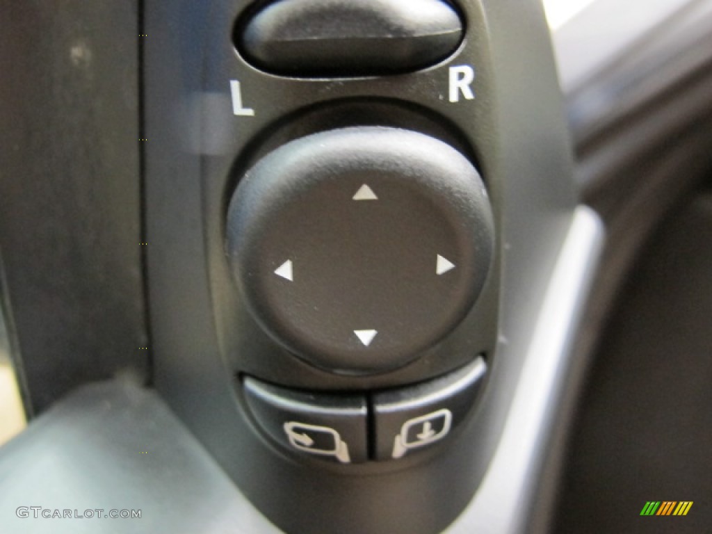 2010 Saab 9-3 Aero Convertible Controls Photo #71597700
