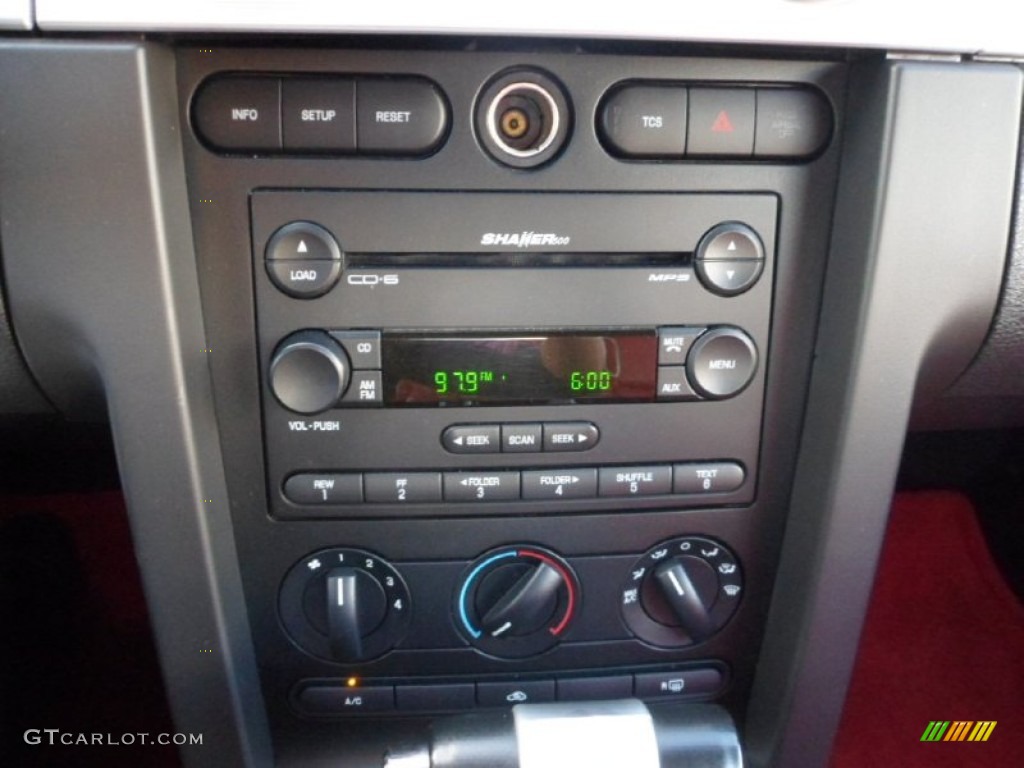 2005 Ford Mustang GT Premium Coupe Controls Photo #71606799