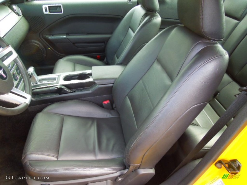 Dark Charcoal Interior 2005 Ford Mustang V6 Premium Coupe Photo #71607162