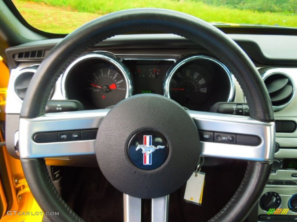 2005 Ford Mustang V6 Premium Coupe Steering Wheel Photos